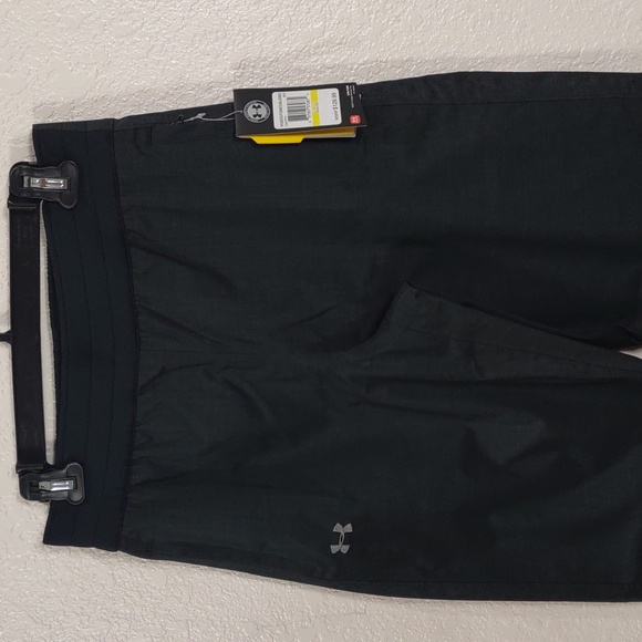 UNDER ARMOUR Water Resistant Pants, Size M - Picture 3 of 17